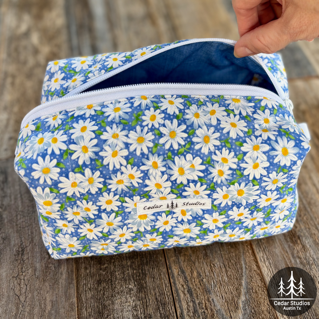 Blue Daisy Quilted Makeup Bag