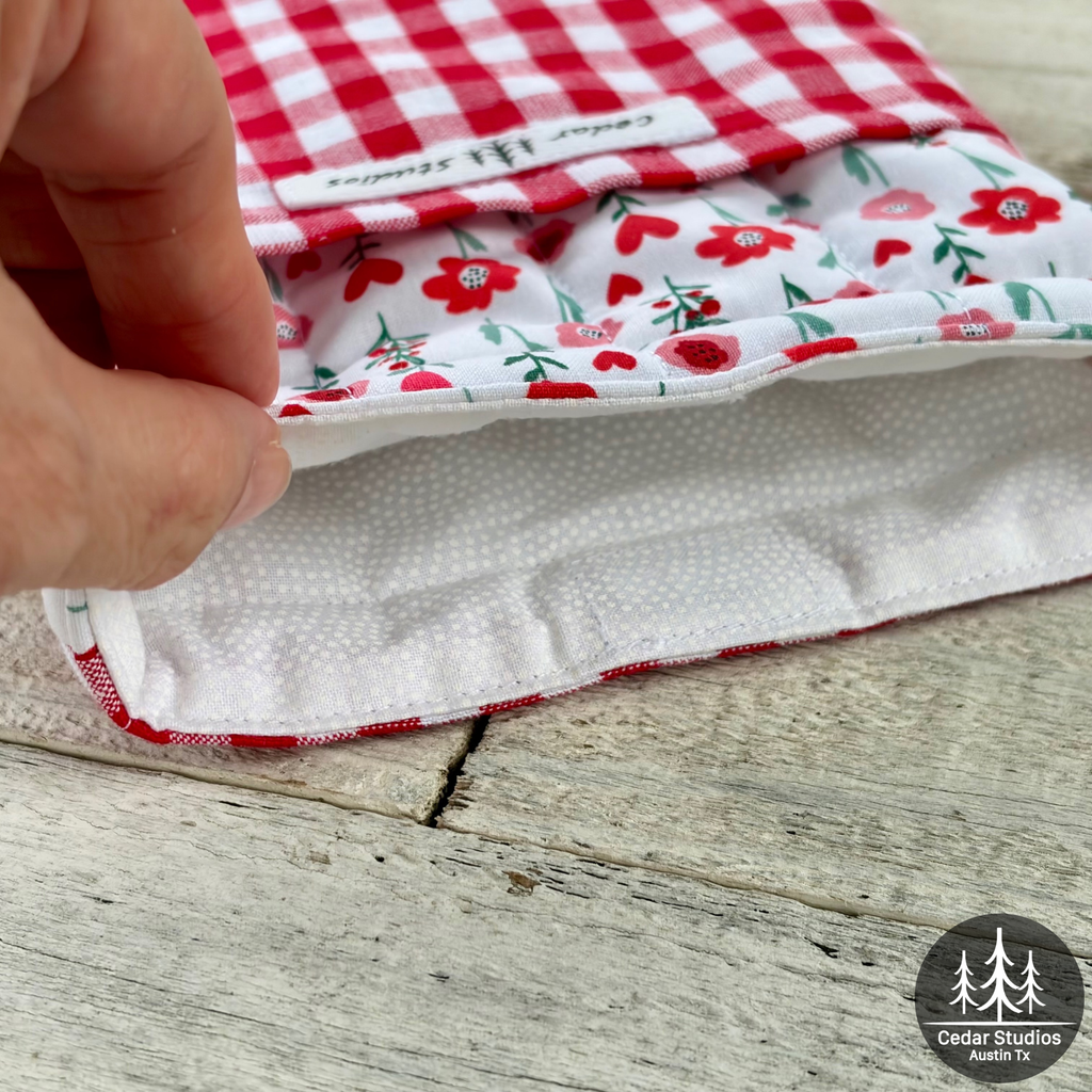Cupid’s Picnic Quilted Kindle Sleeve
