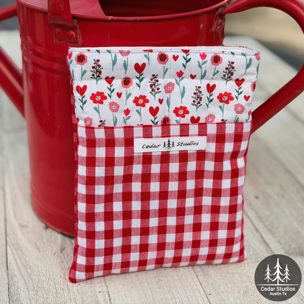 Cupid’s Picnic Quilted Kindle Sleeve