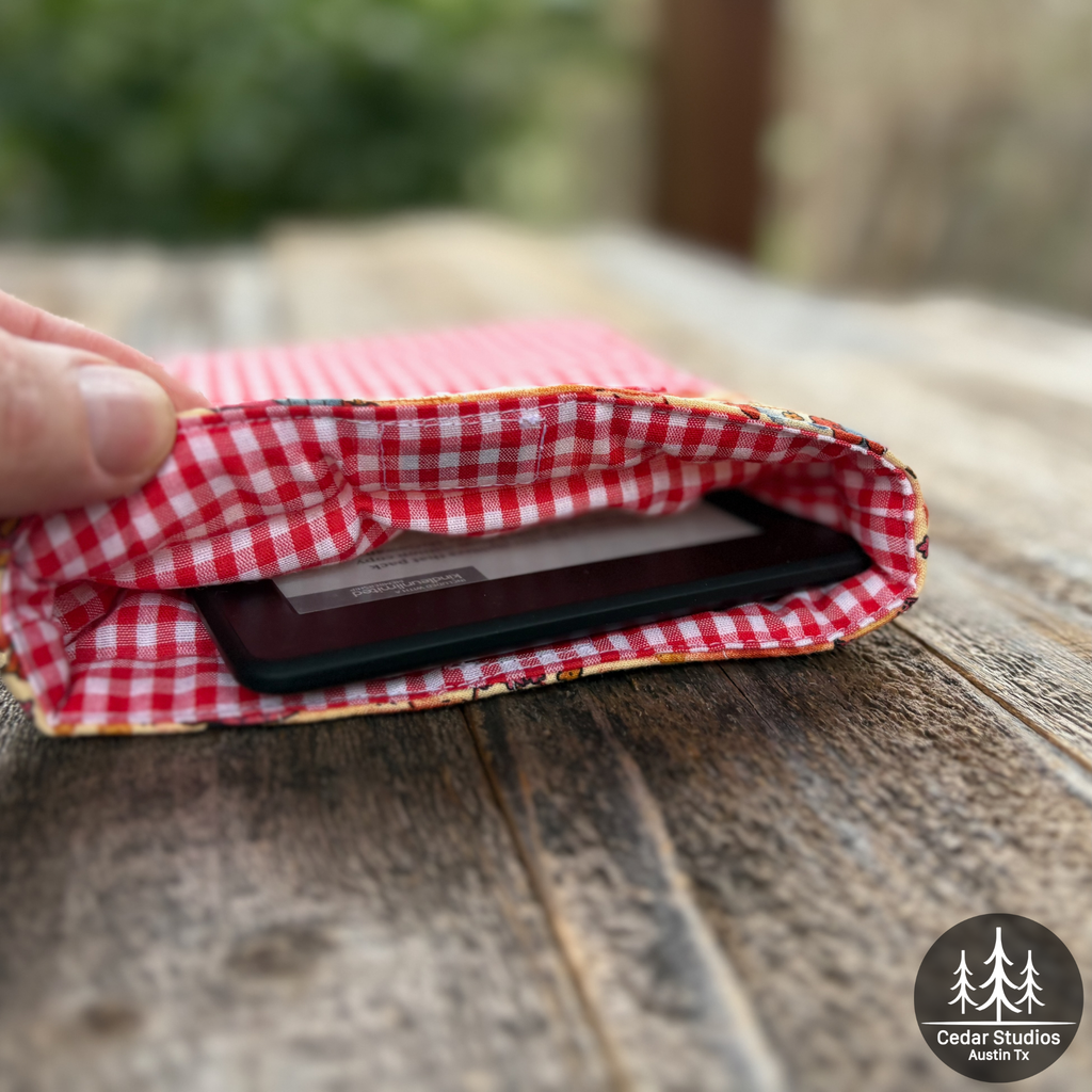 Holly Hobbie Quilted Kindle Sleeve