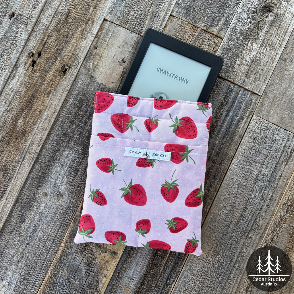 Strawberry Patch Quilted Kindle Sleeve