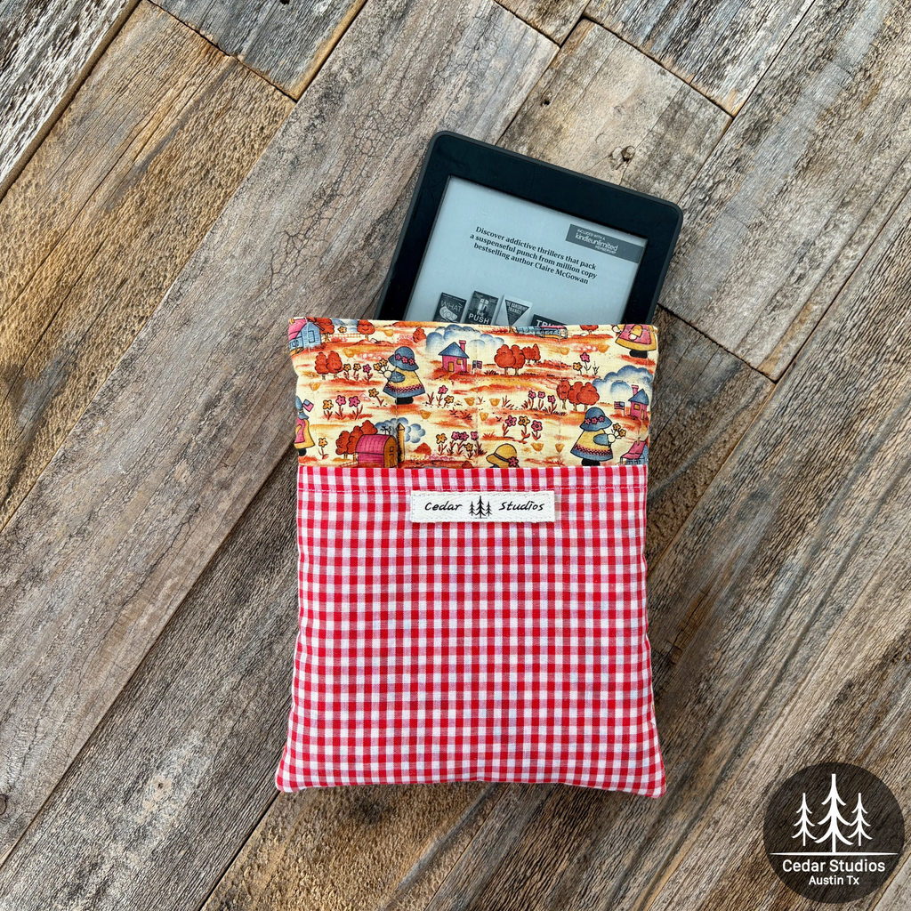Holly Hobbie Quilted Kindle Sleeve