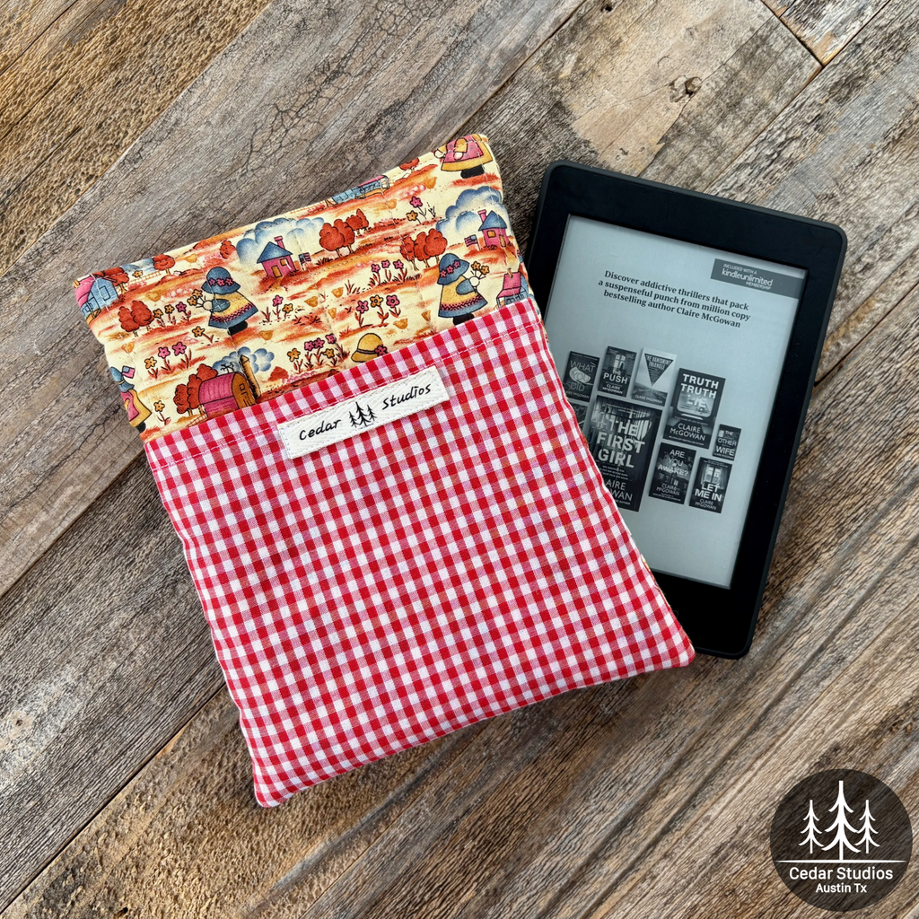 Holly Hobbie Quilted Kindle Sleeve